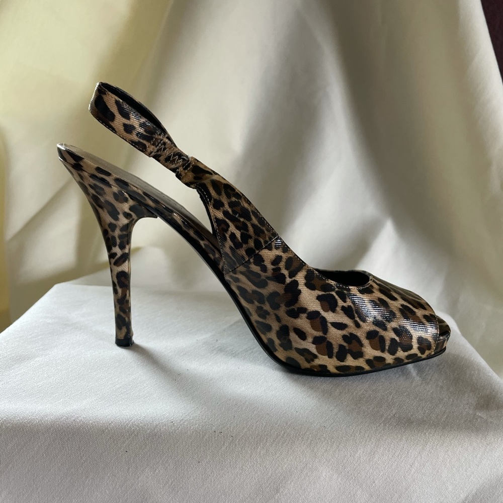 Nine West Leopard Peep-Toe Heels- size 8